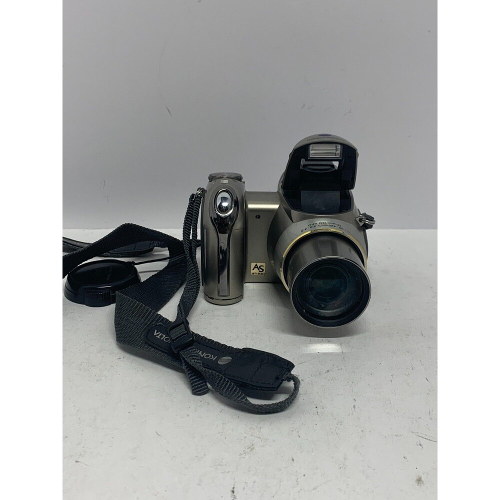 Konica Minolta DiMAGE Z6 6.0MP Digital Camera - Silver